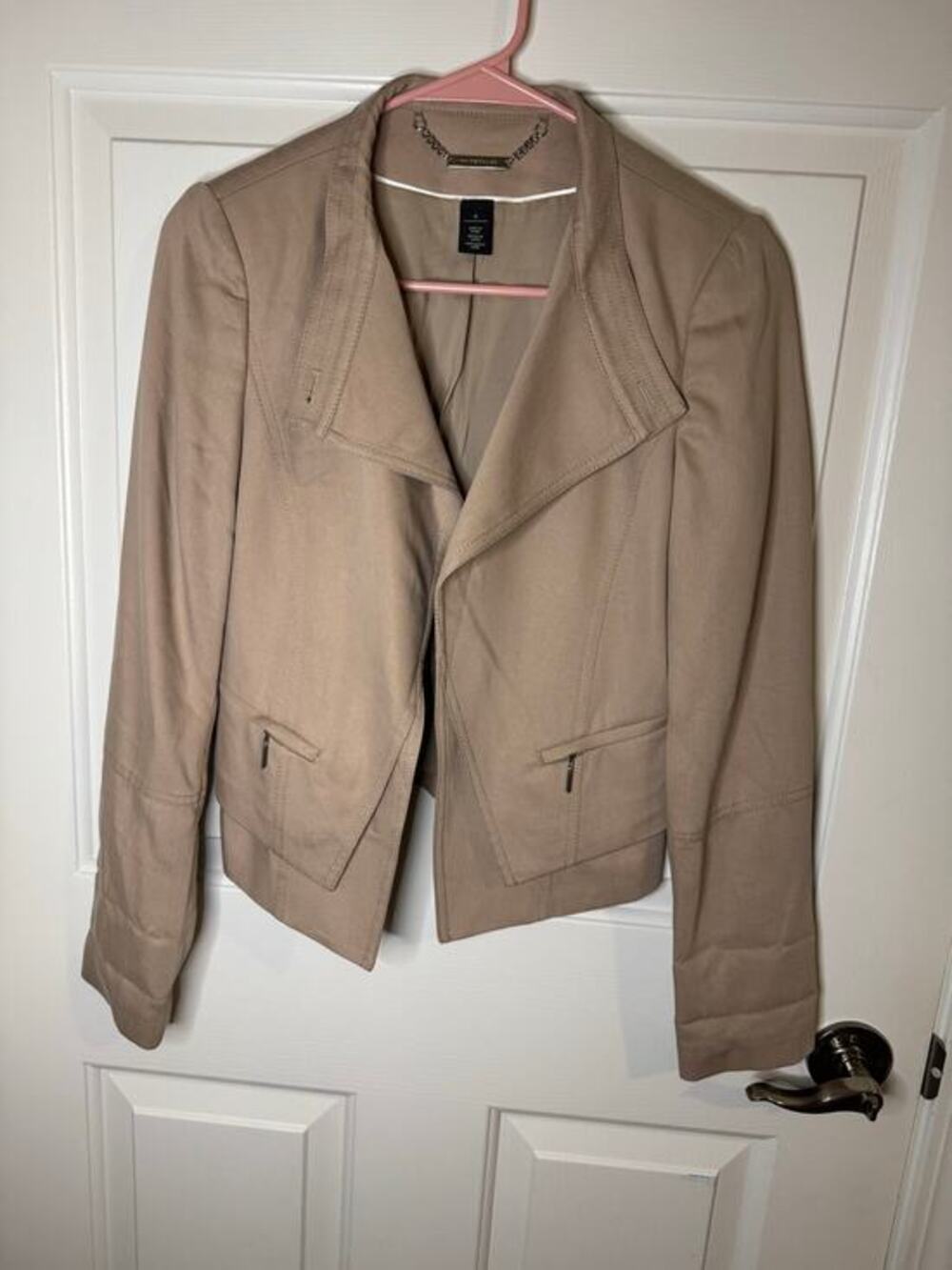 White House Black Market WHBM Cropped Beige Asymmetry Blazer Jacket 0